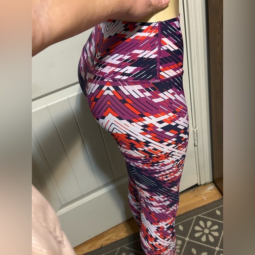 Colorful Geometric Pattern Leggings - Picture 3 of 6